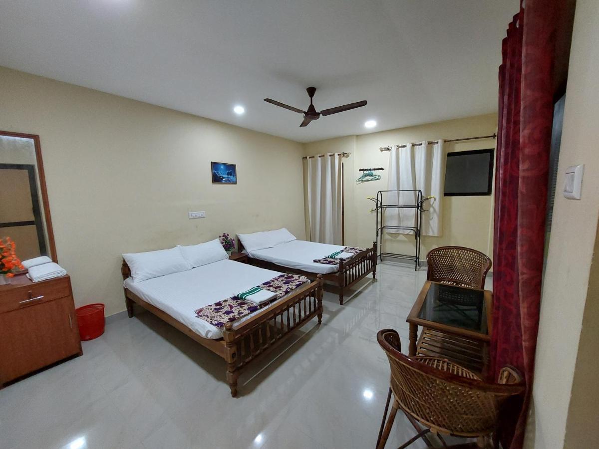 The Banyan Hut Appartement Thiruvananthapuram Buitenkant foto