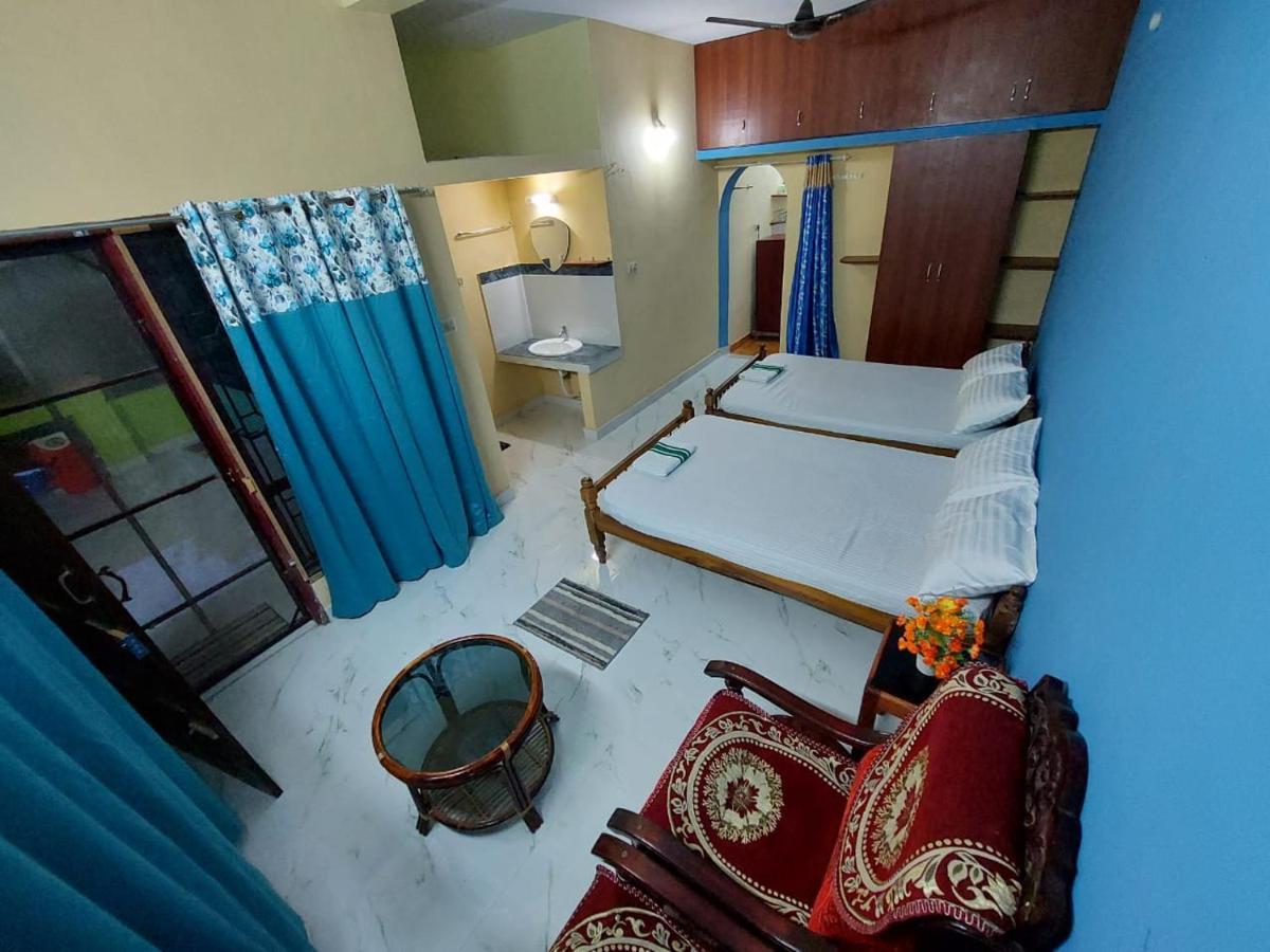 The Banyan Hut Appartement Thiruvananthapuram Buitenkant foto