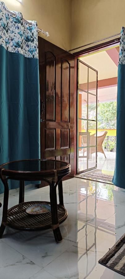 The Banyan Hut Appartement Thiruvananthapuram Buitenkant foto