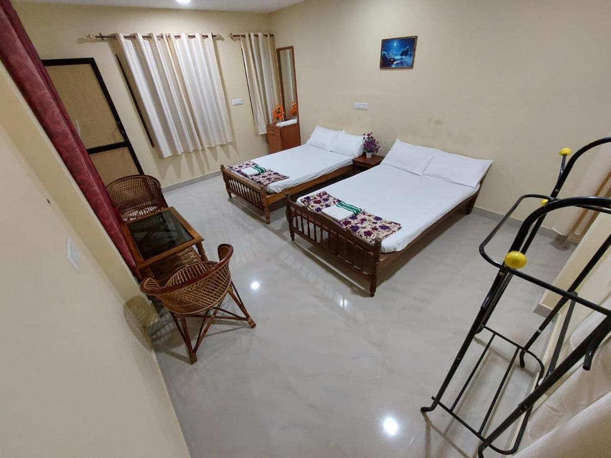The Banyan Hut Appartement Thiruvananthapuram Buitenkant foto