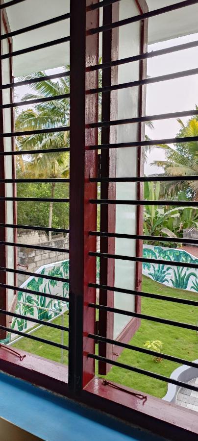 The Banyan Hut Appartement Thiruvananthapuram Buitenkant foto