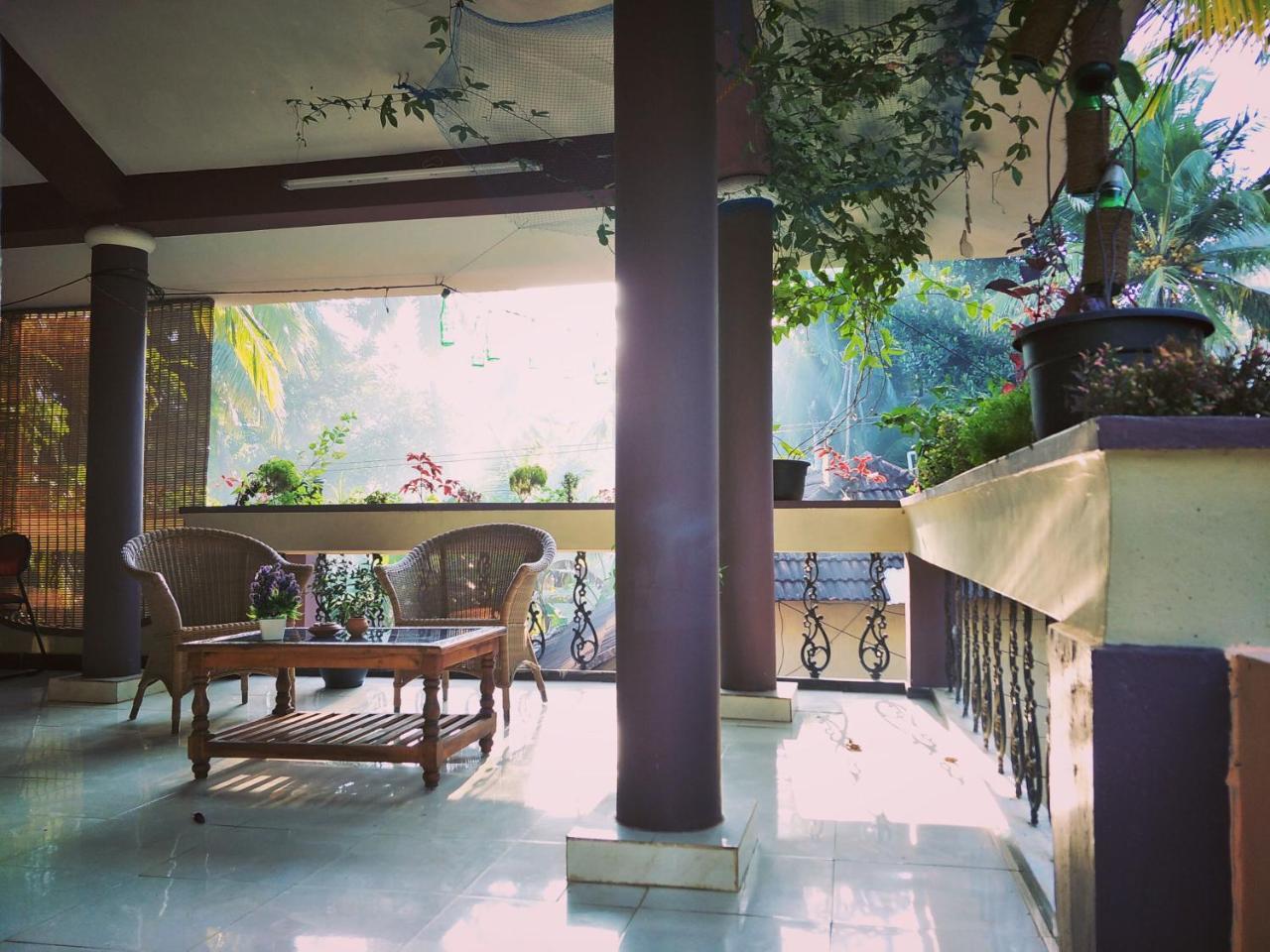 The Banyan Hut Appartement Thiruvananthapuram Buitenkant foto